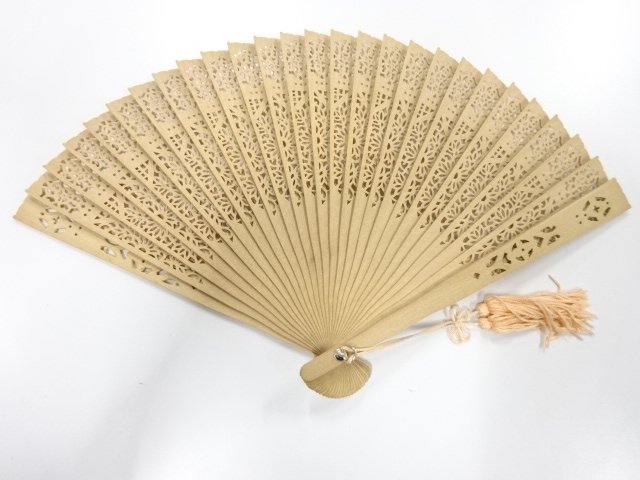 JAPANESE KIMONO / ANTIQUE SANDALWOOD FAN